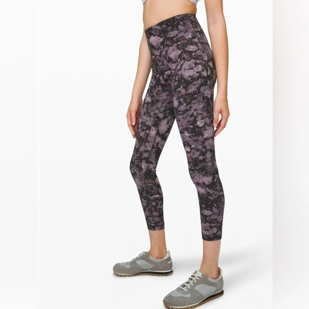 Lululemon Size 4 Floral Illusion Ice Grey Multi Align Pant II 25”